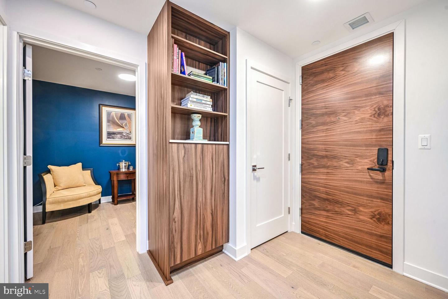 37 L St SE #401