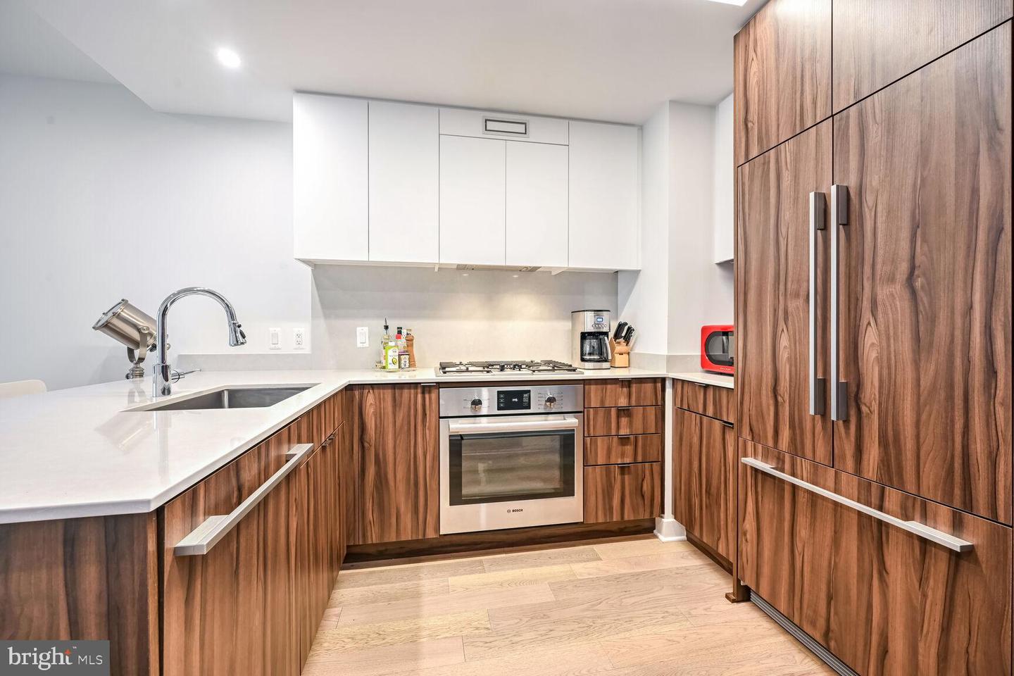 37 L St SE #401
