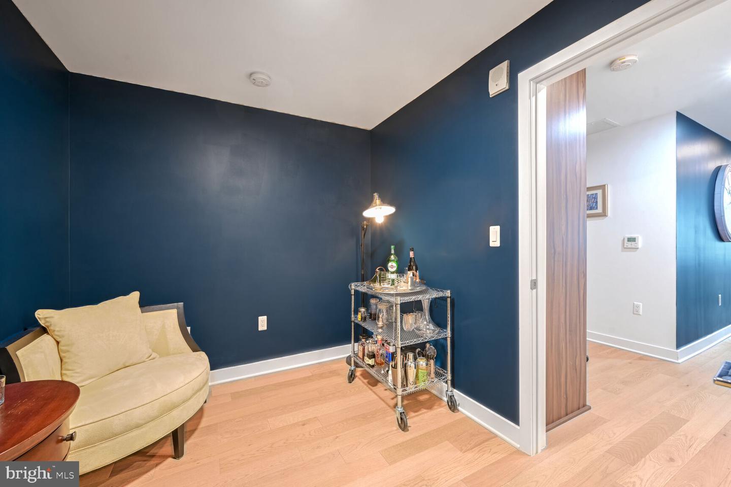 37 L St SE #401