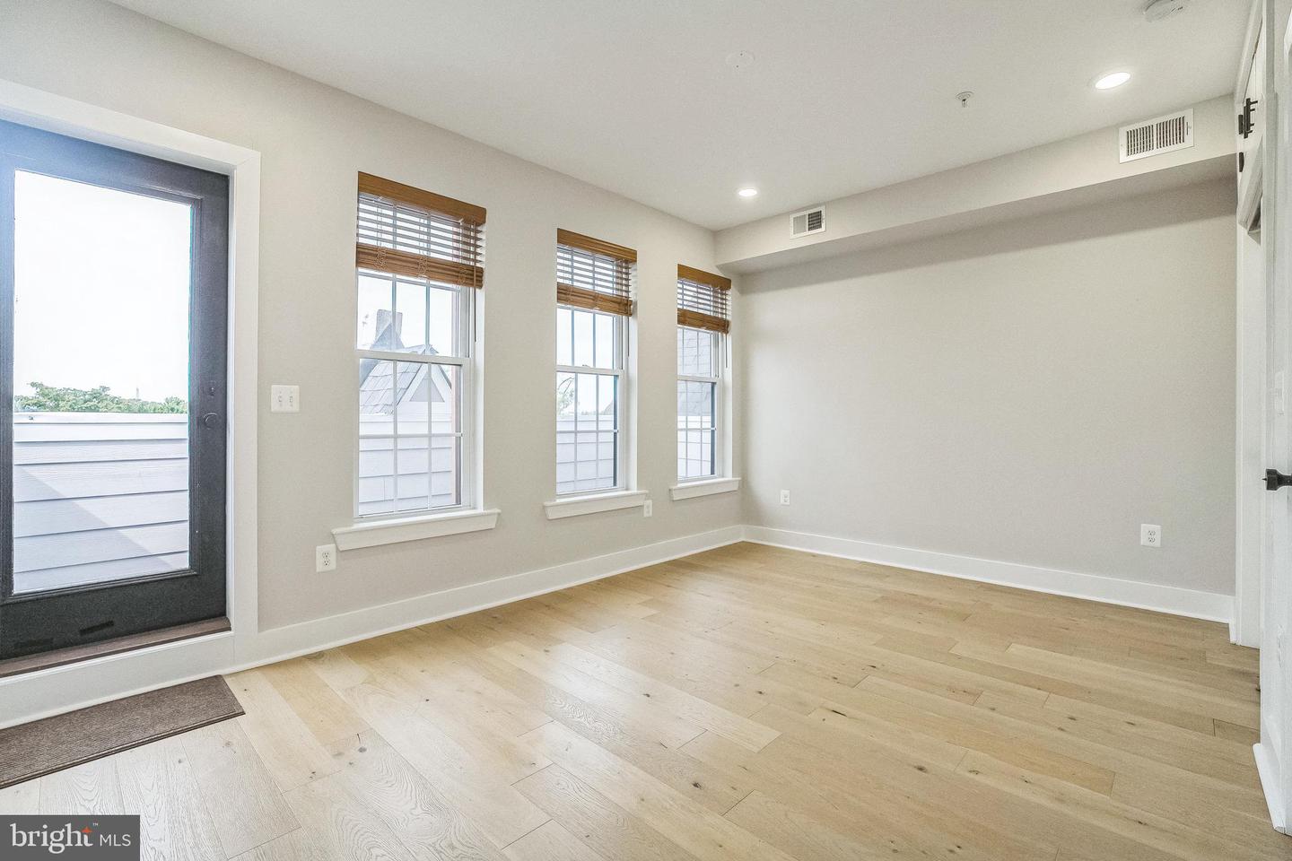 235 Florida Ave NW #5