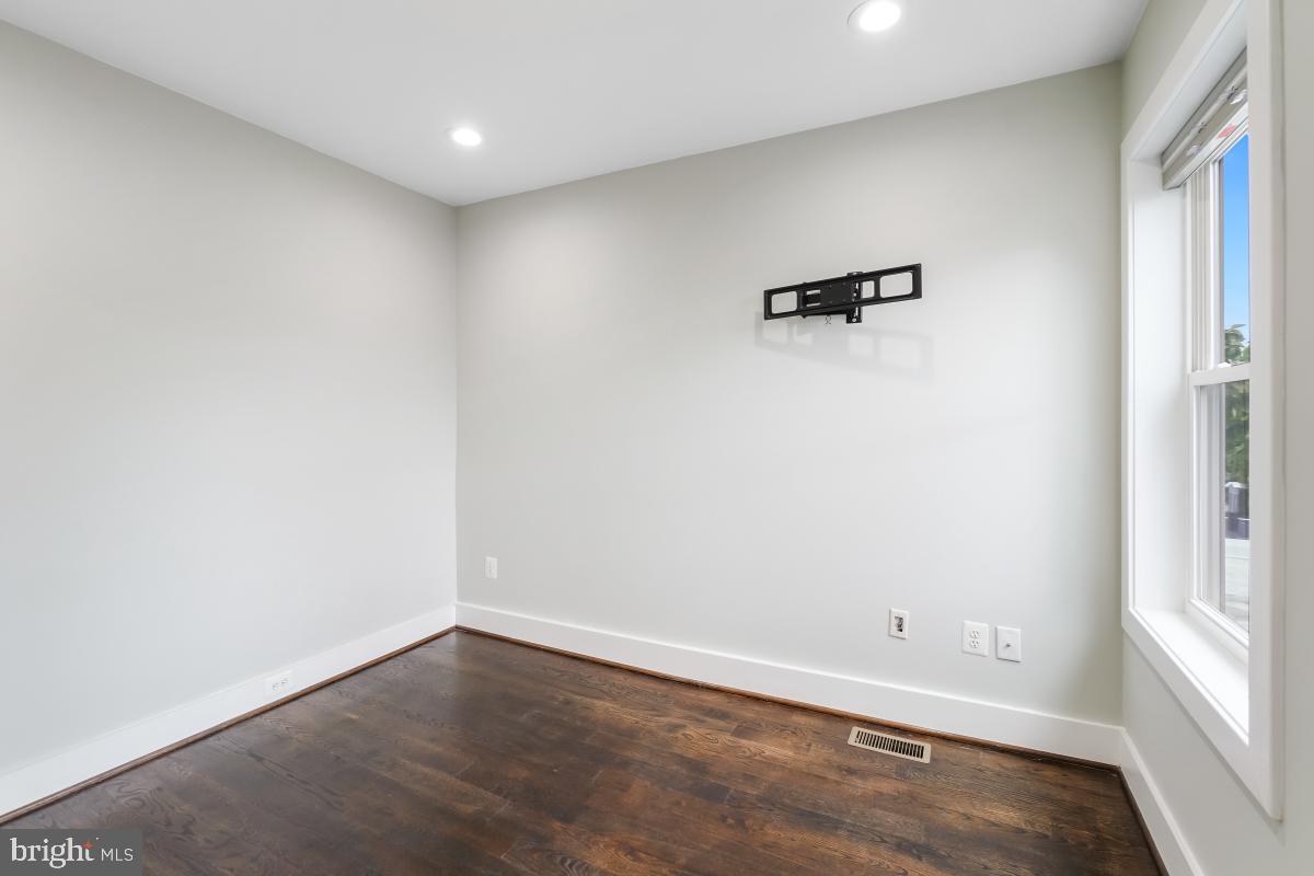 2015 FLAGLER PLACE NW 2