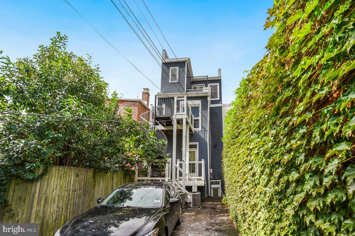 2015 FLAGLER PLACE NW 2