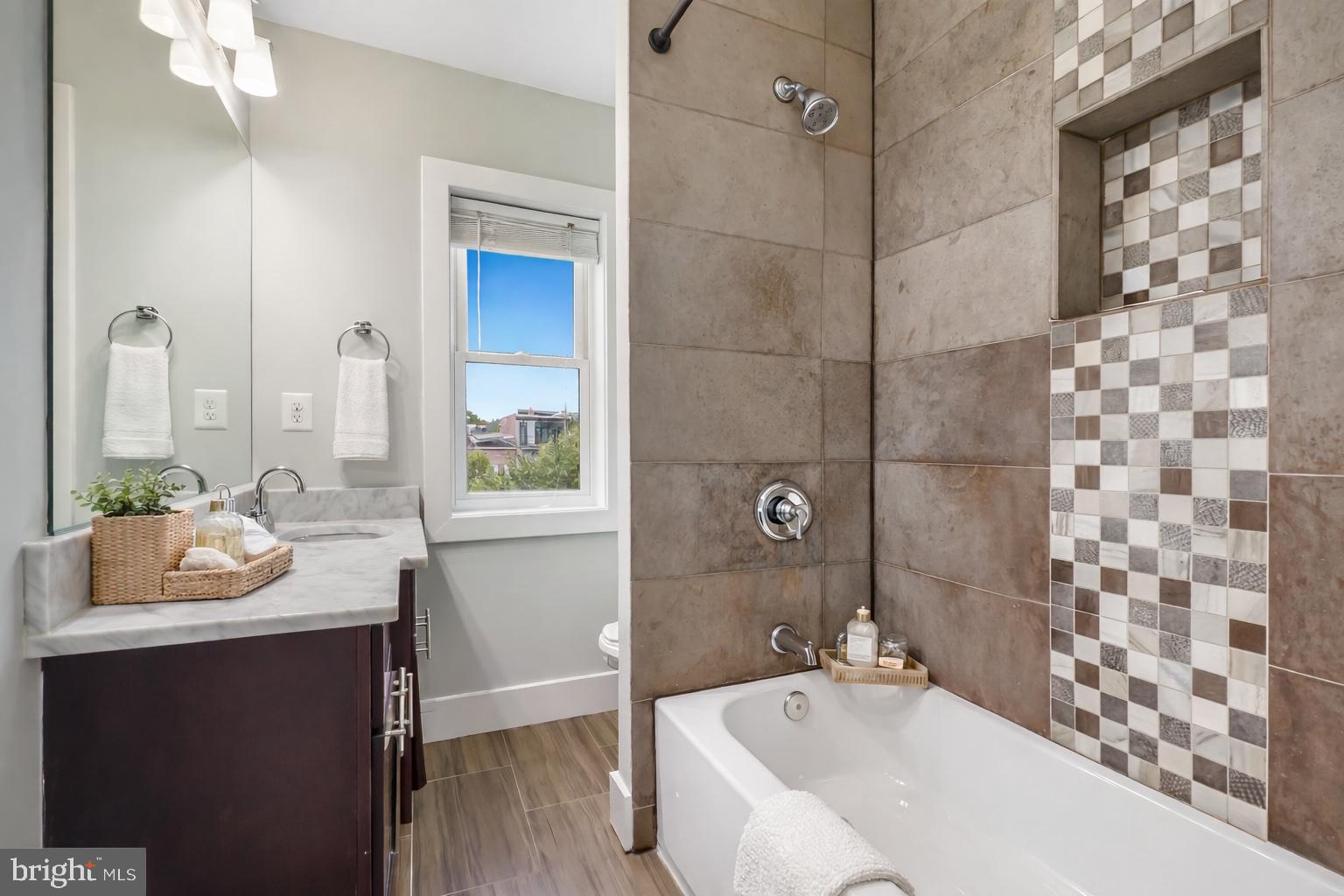 2015 FLAGLER PLACE NW 2