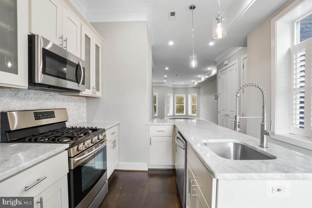 2015 FLAGLER PLACE NW 2