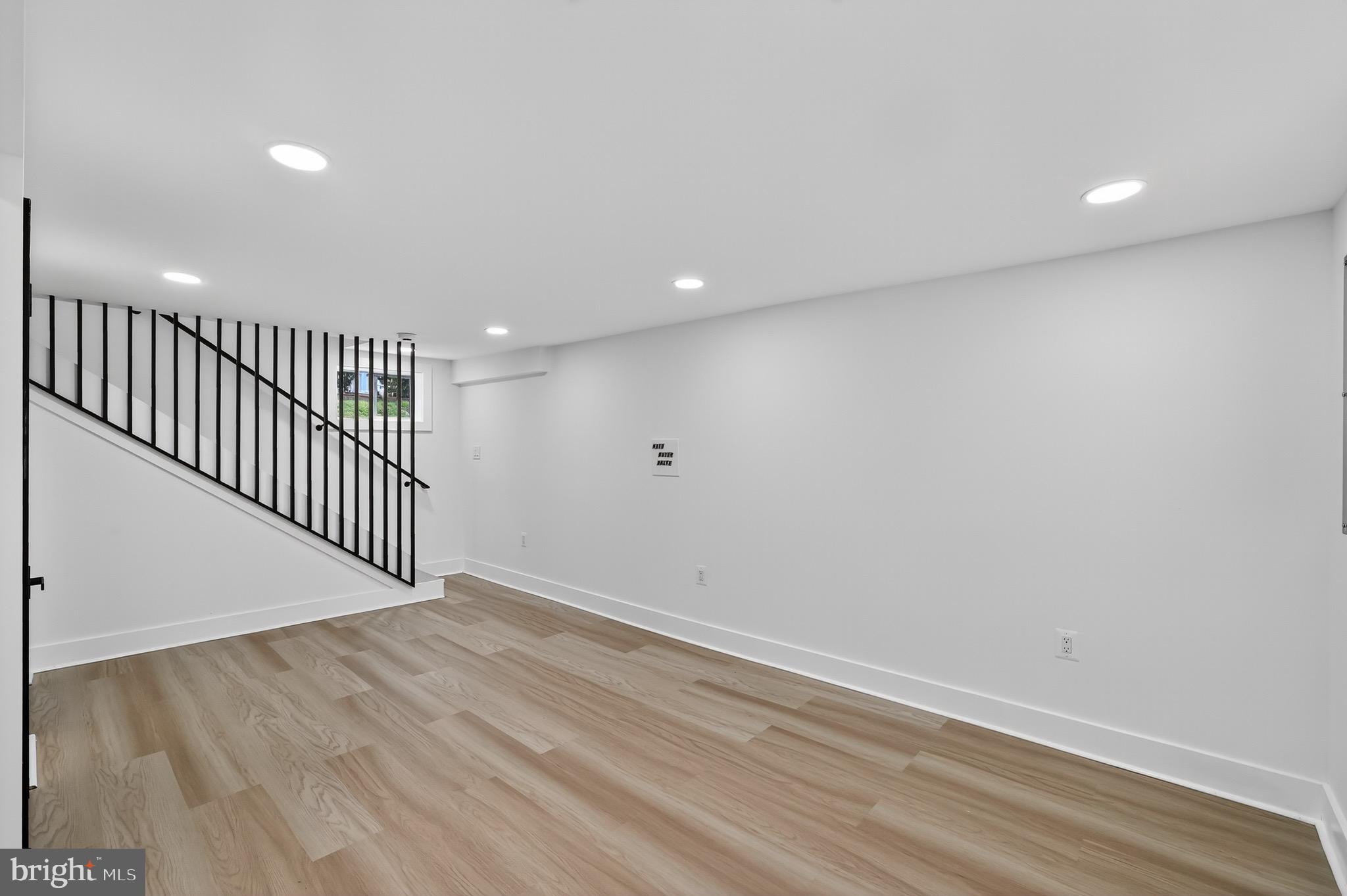 2948 MILLS AVENUE NE