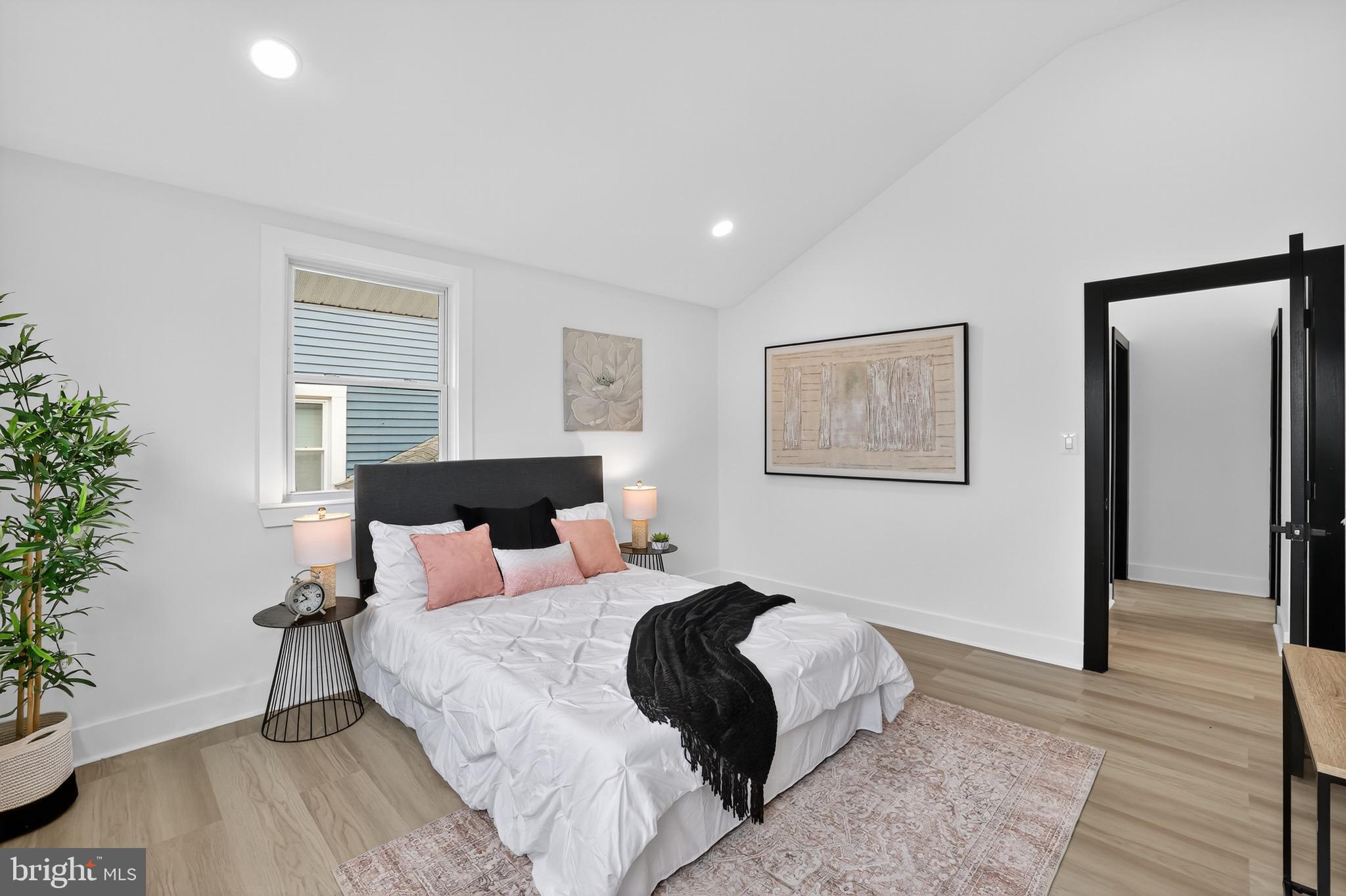 2948 MILLS AVENUE NE