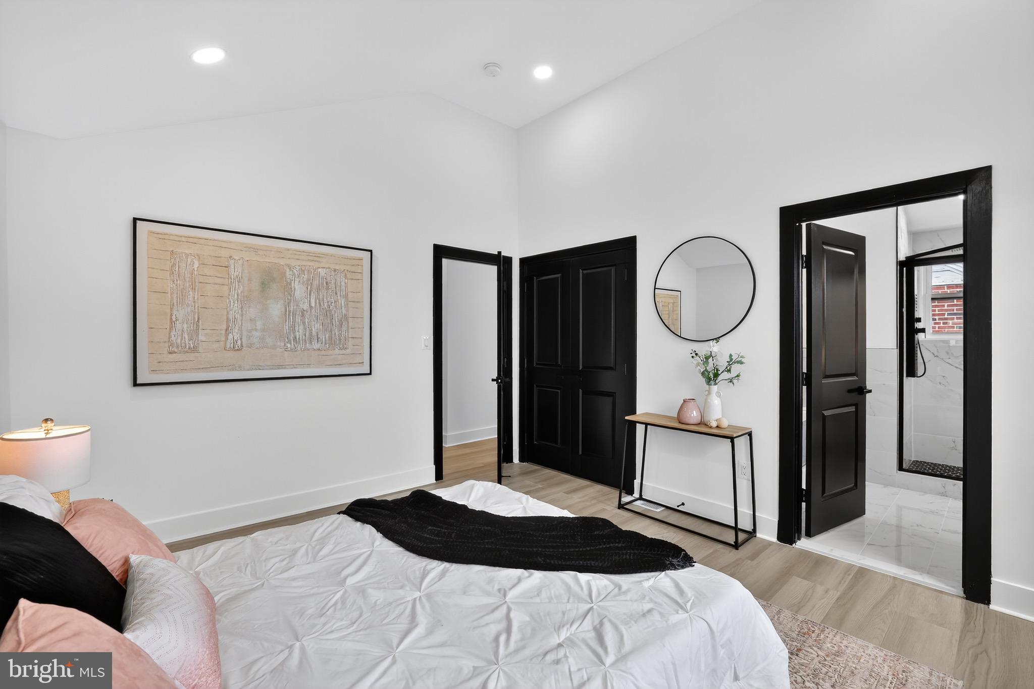 2948 MILLS AVENUE NE