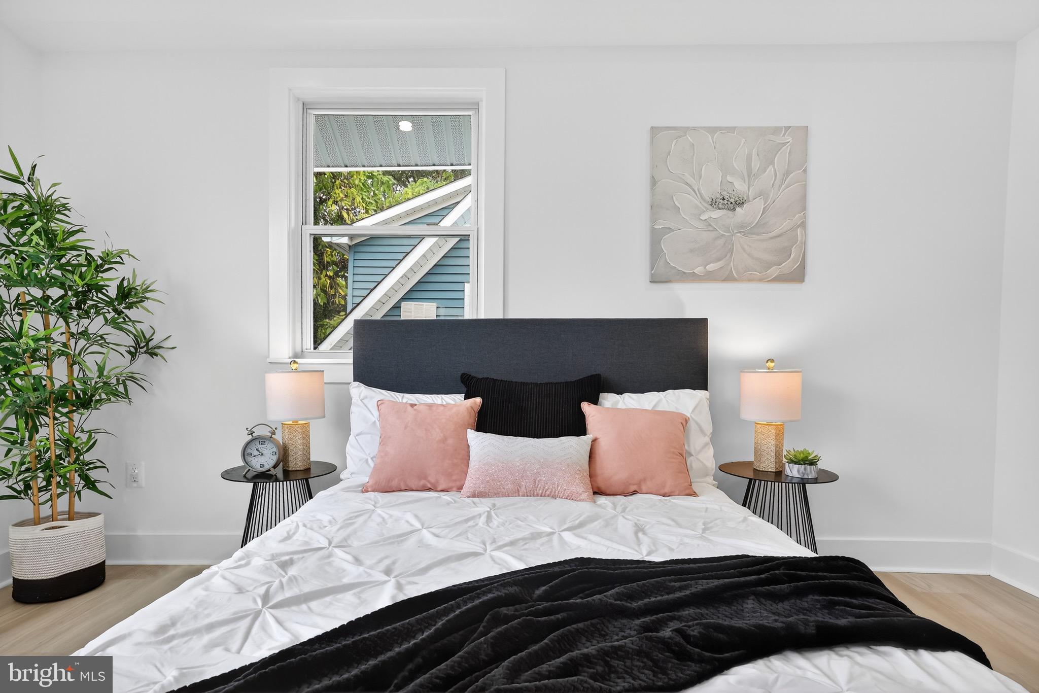 2948 MILLS AVENUE NE