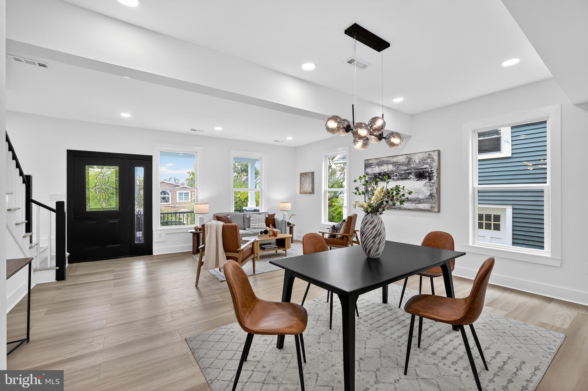 2948 MILLS AVENUE NE