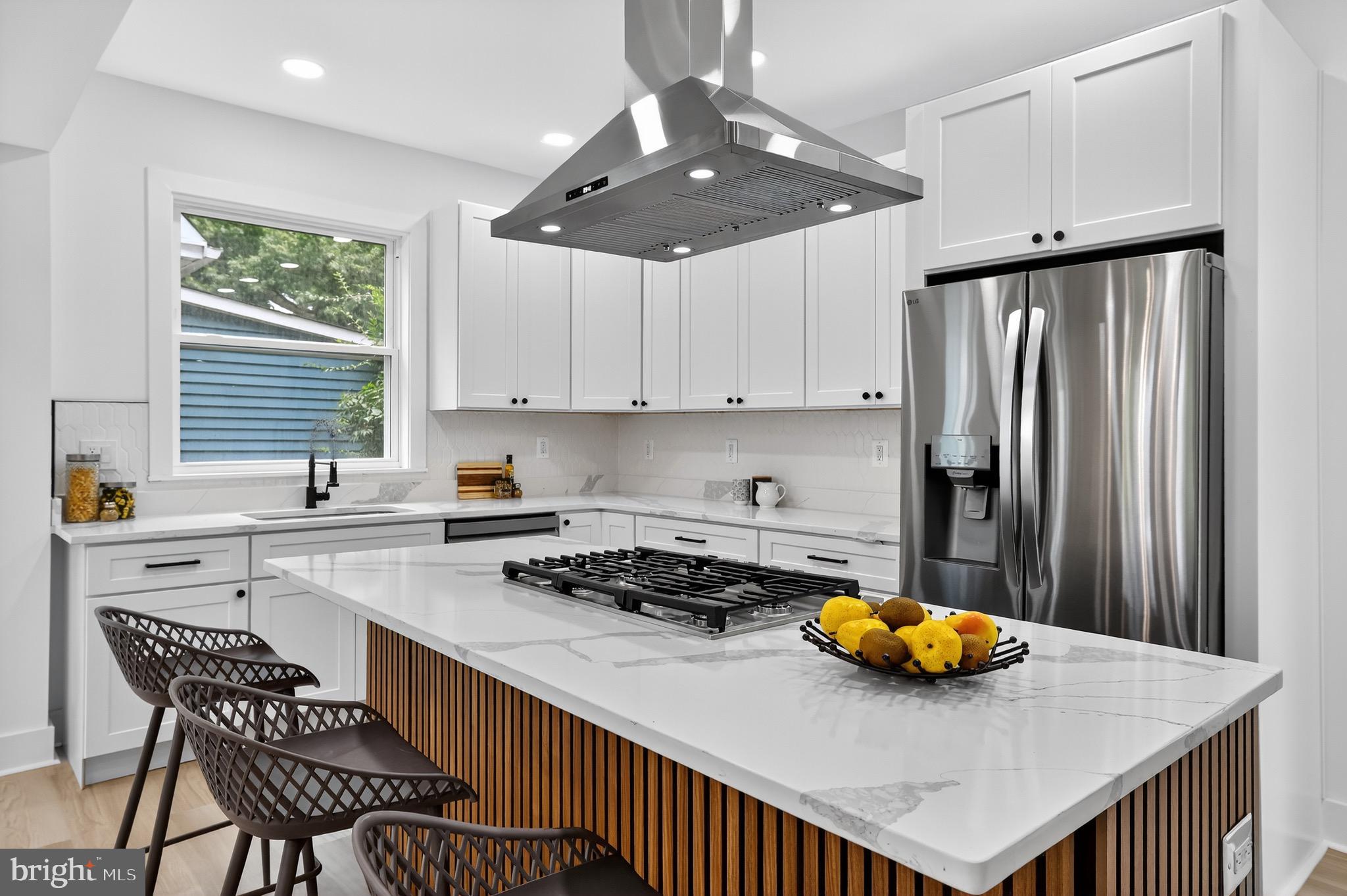 2948 MILLS AVENUE NE