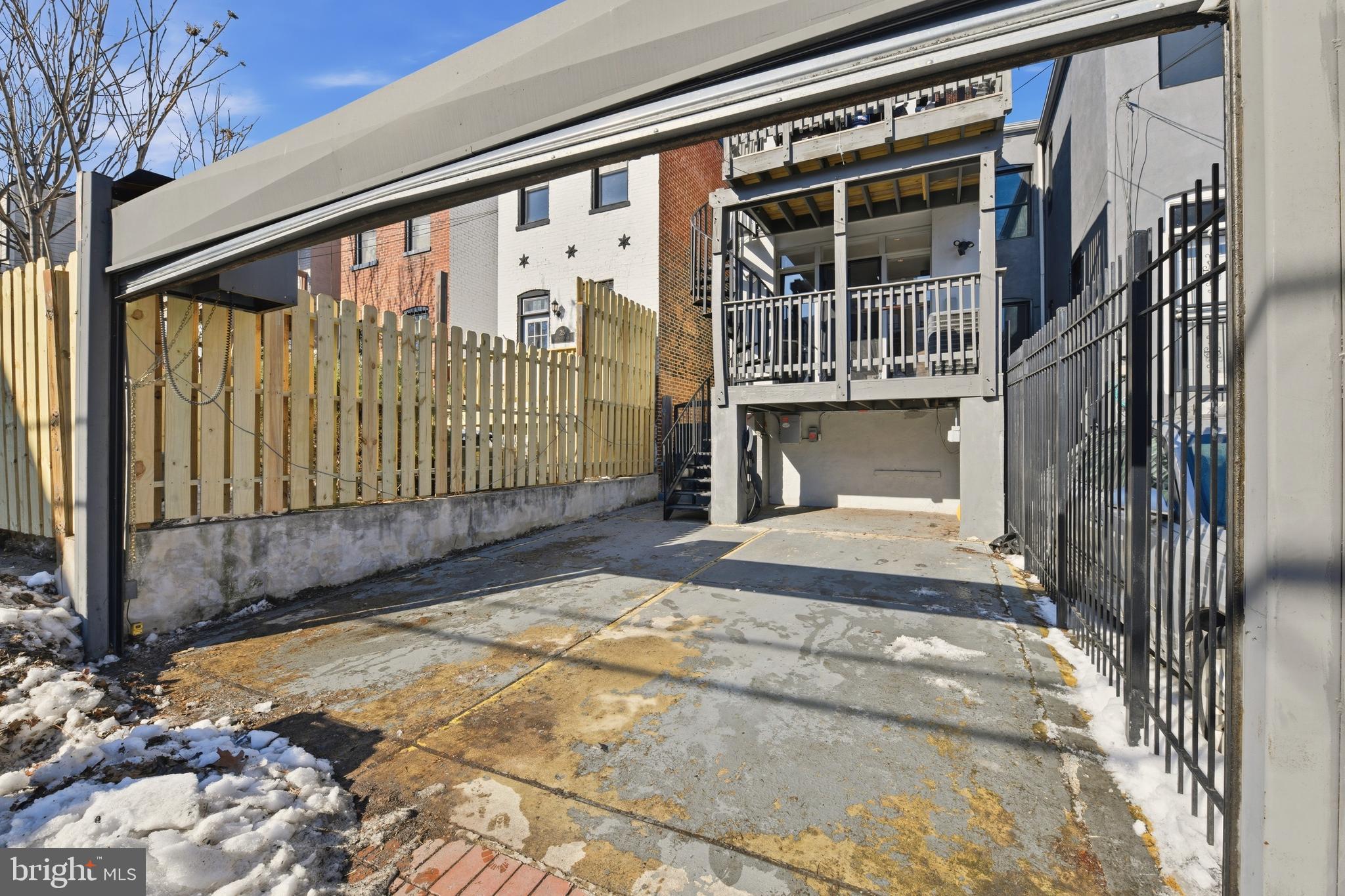 27 QUINCY PLACE NE 1