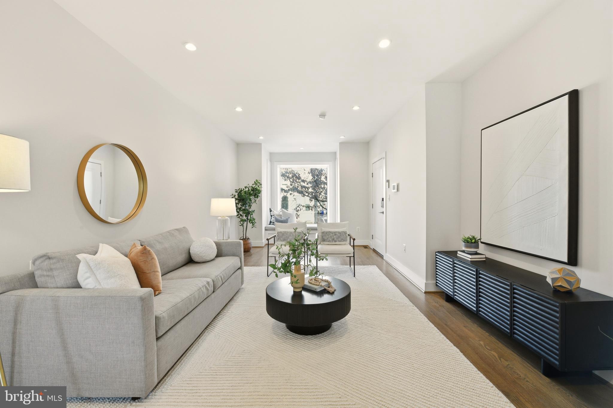 27 QUINCY PLACE NE 1