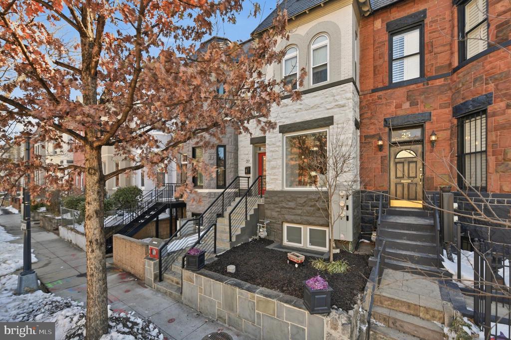 27 QUINCY PLACE NE 1