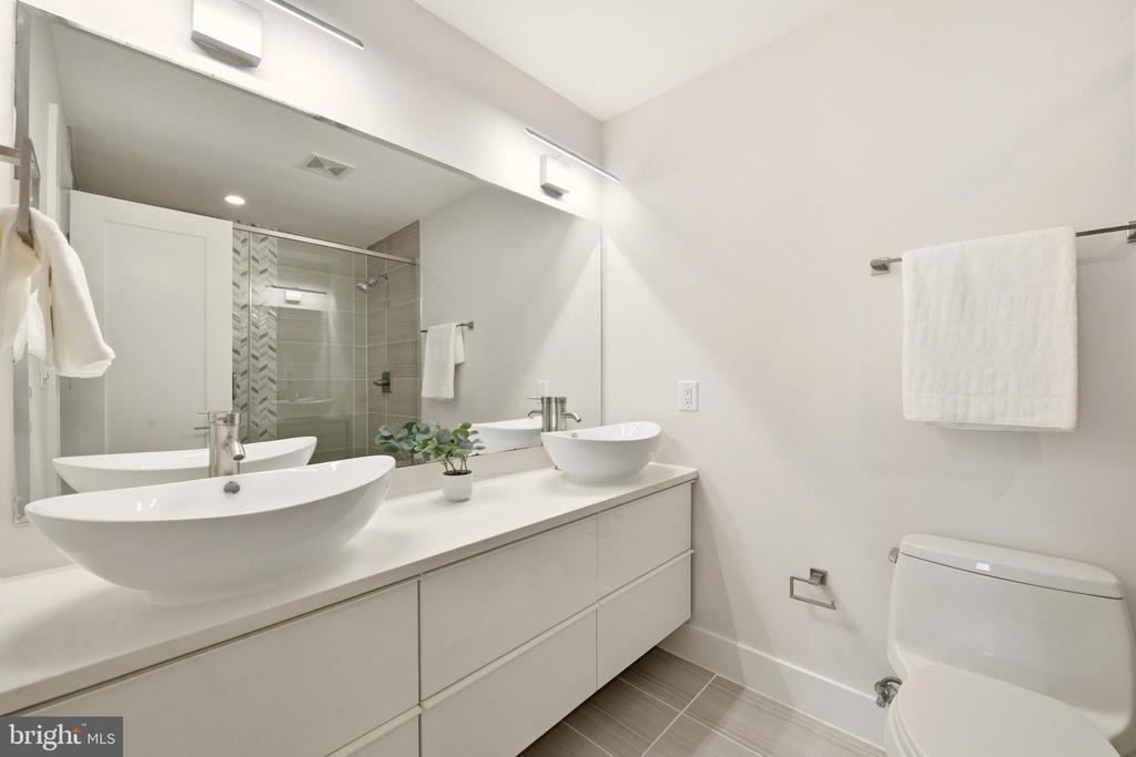 27 QUINCY PLACE NE 1