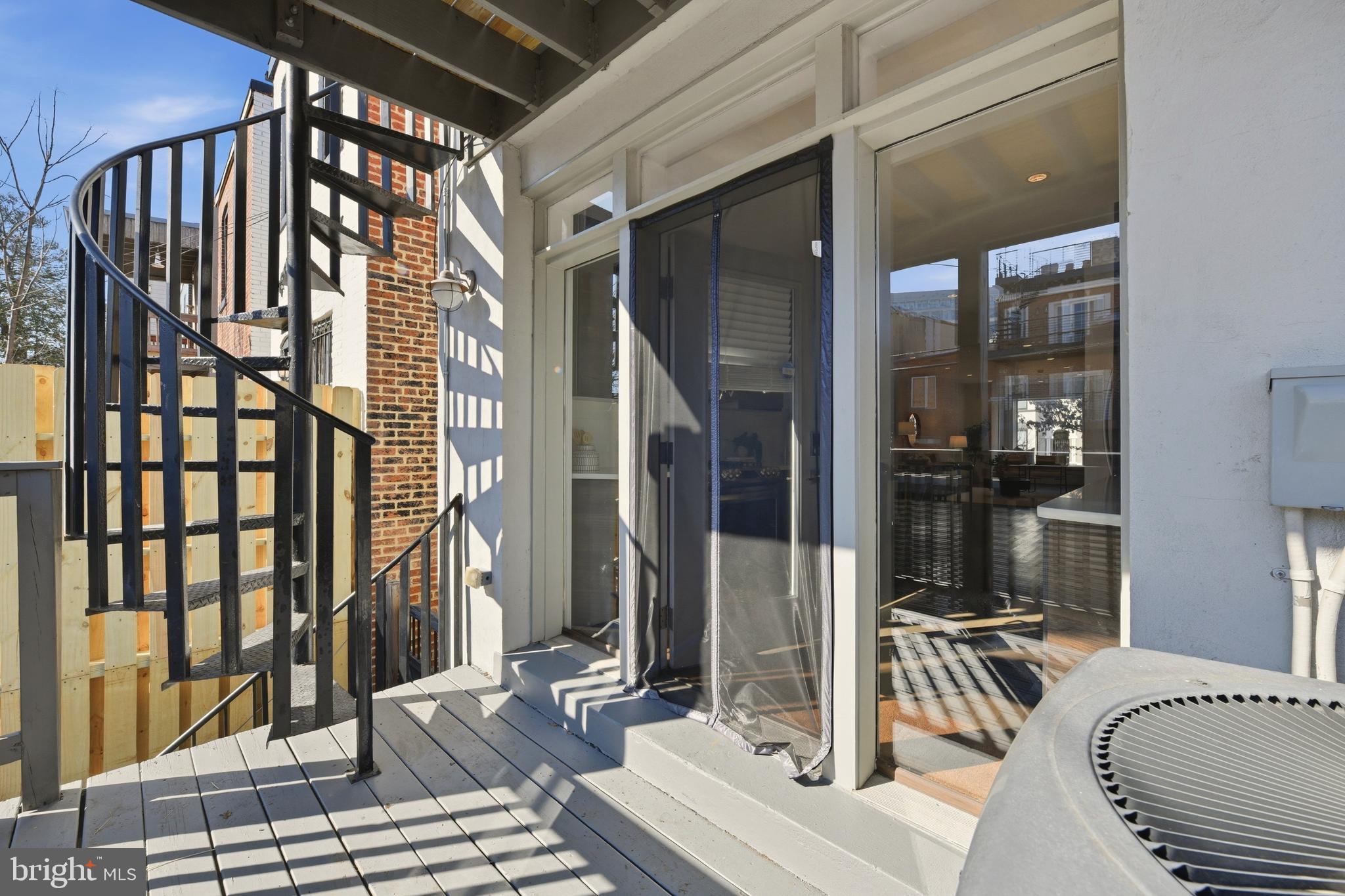 27 QUINCY PLACE NE 1