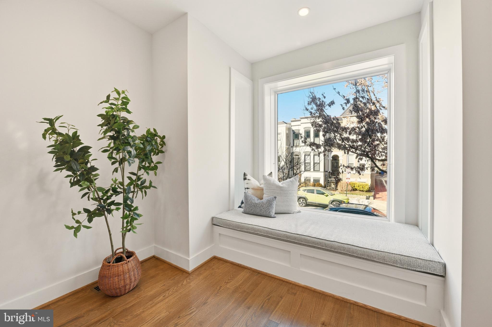 27 QUINCY PLACE NE 1