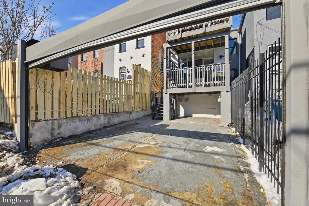 27 QUINCY PLACE NE 1