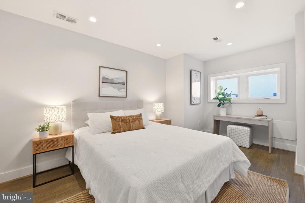 27 QUINCY PLACE NE 1