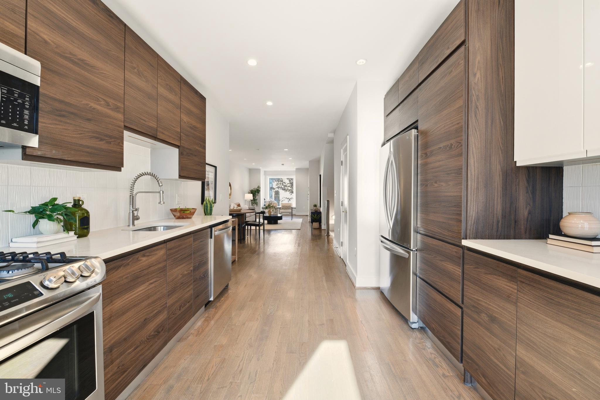 27 QUINCY PLACE NE 1