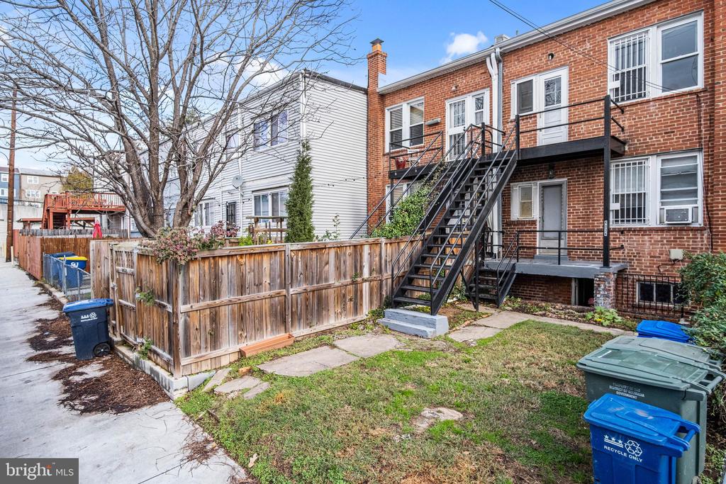 4034 7TH STREET NE