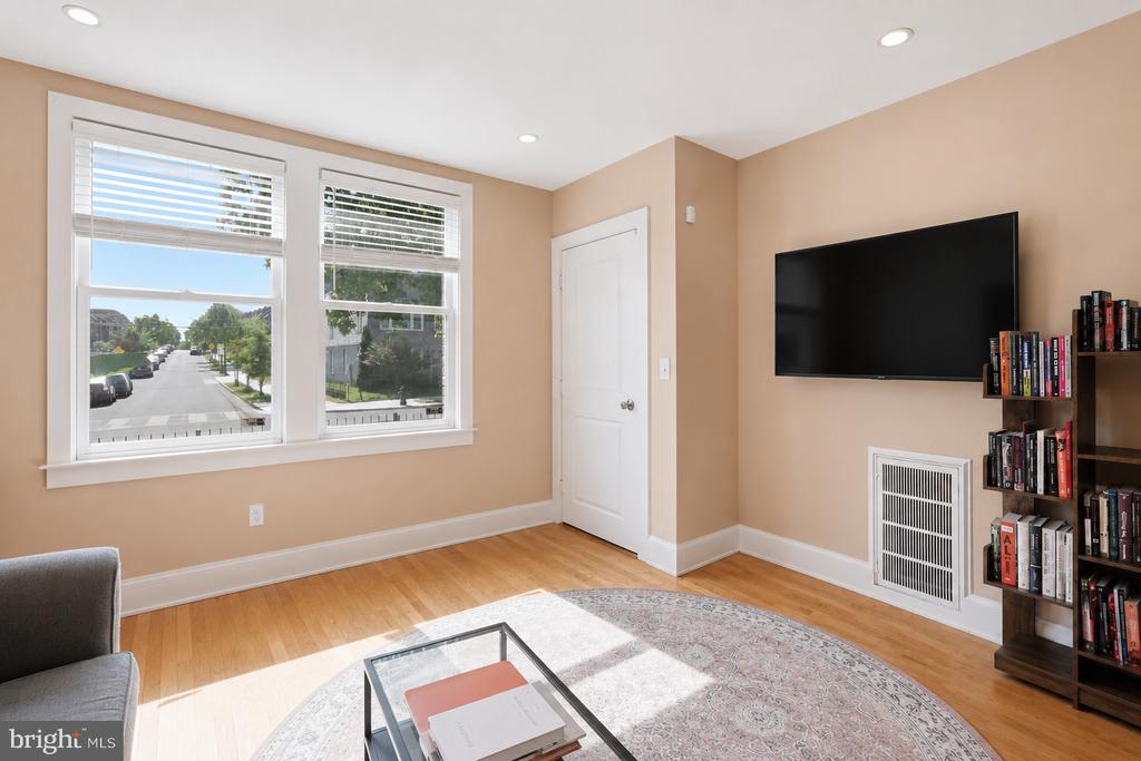 1648 MONTELLO AVENUE NE Unit: 2