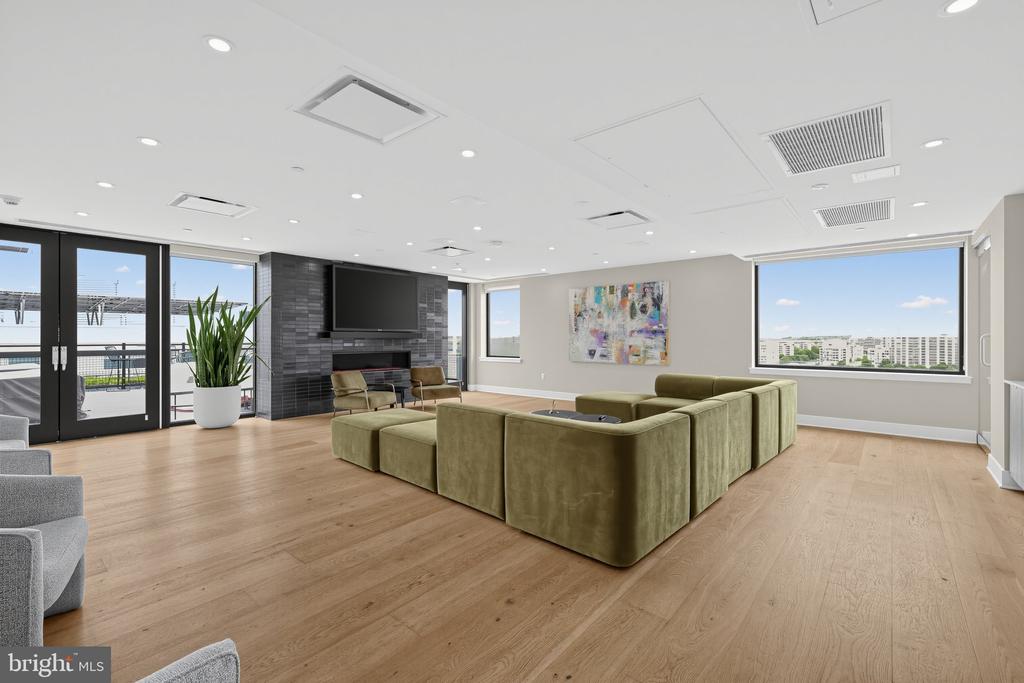 37 L STREET SE Unit: 401
