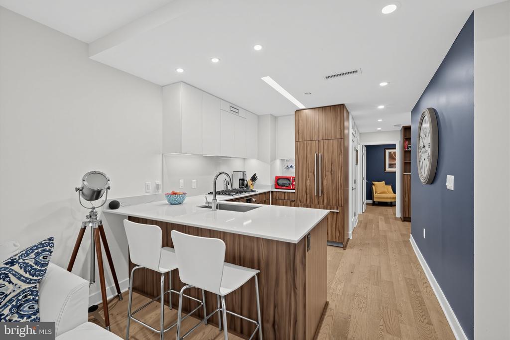 37 L STREET SE Unit: 401