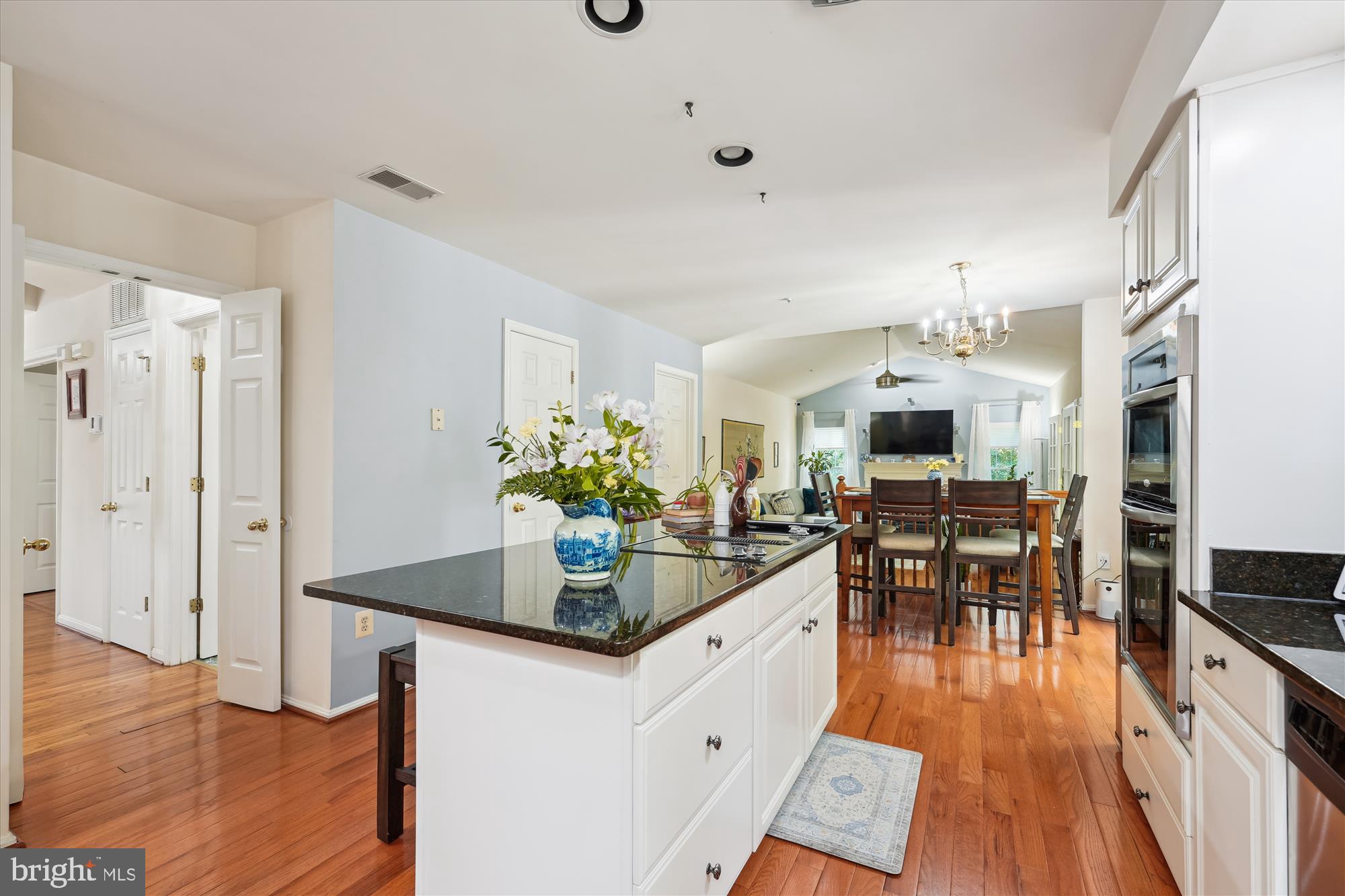 10109 Legacy COURT