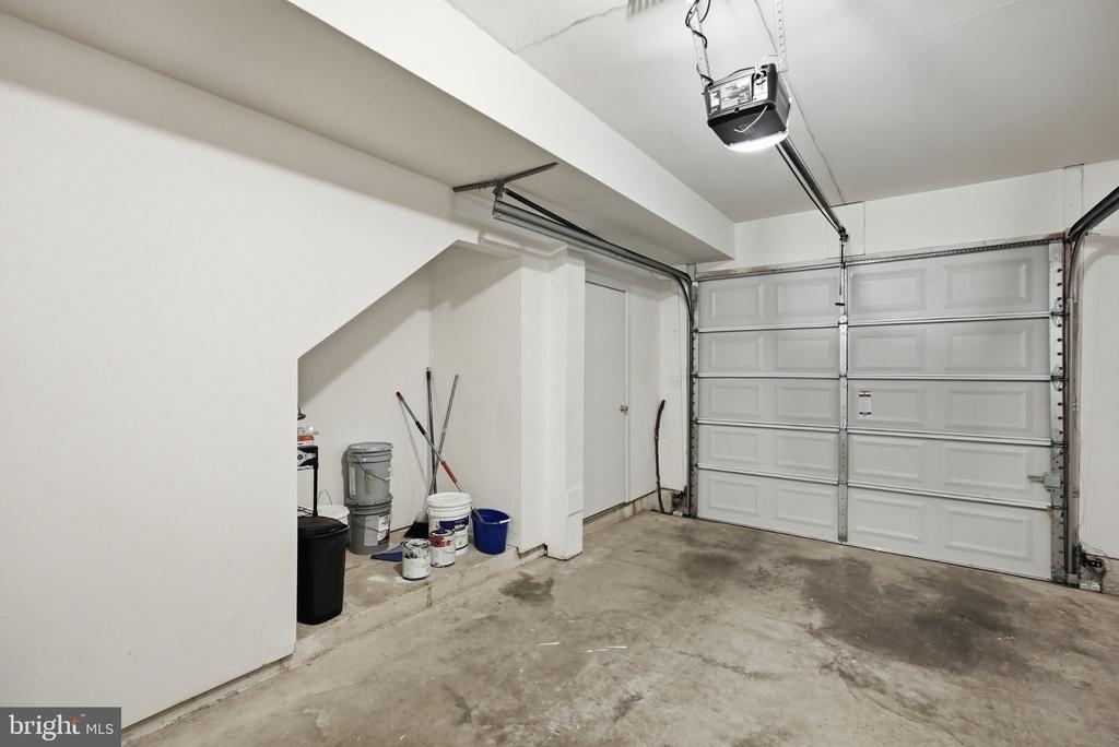 5610 CAPITAL GATEWAY DRIVE