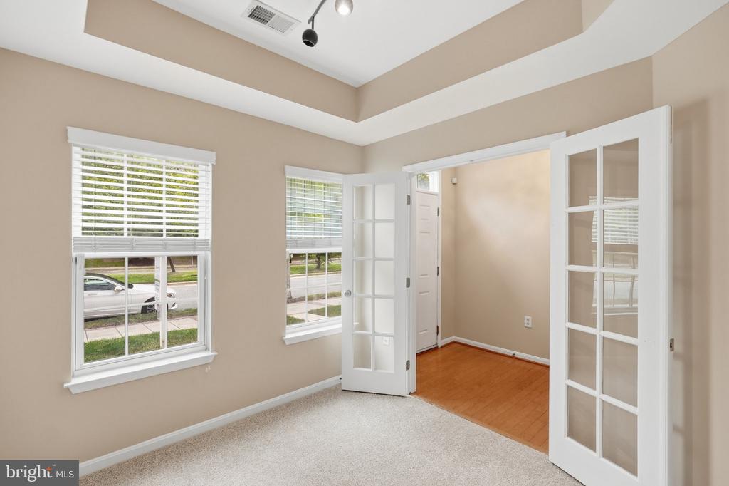 5610 CAPITAL GATEWAY DRIVE