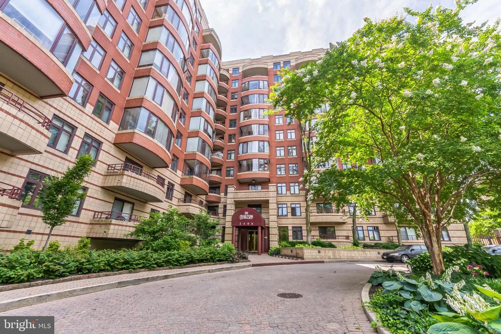 2400 Clarendon Blvd #1003