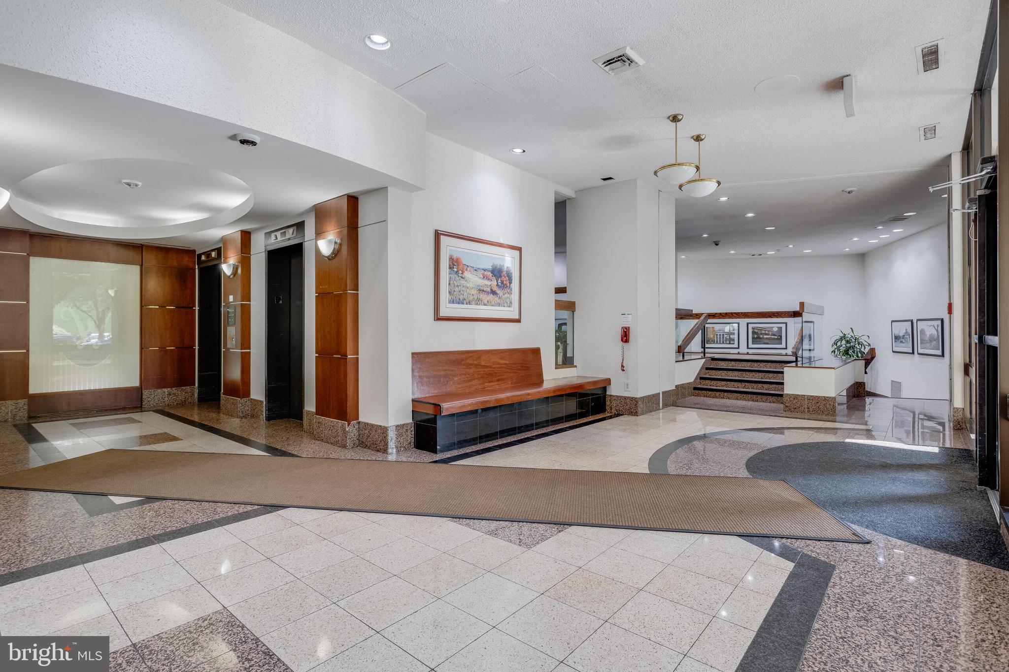 309 Yoakum Pkwy #308