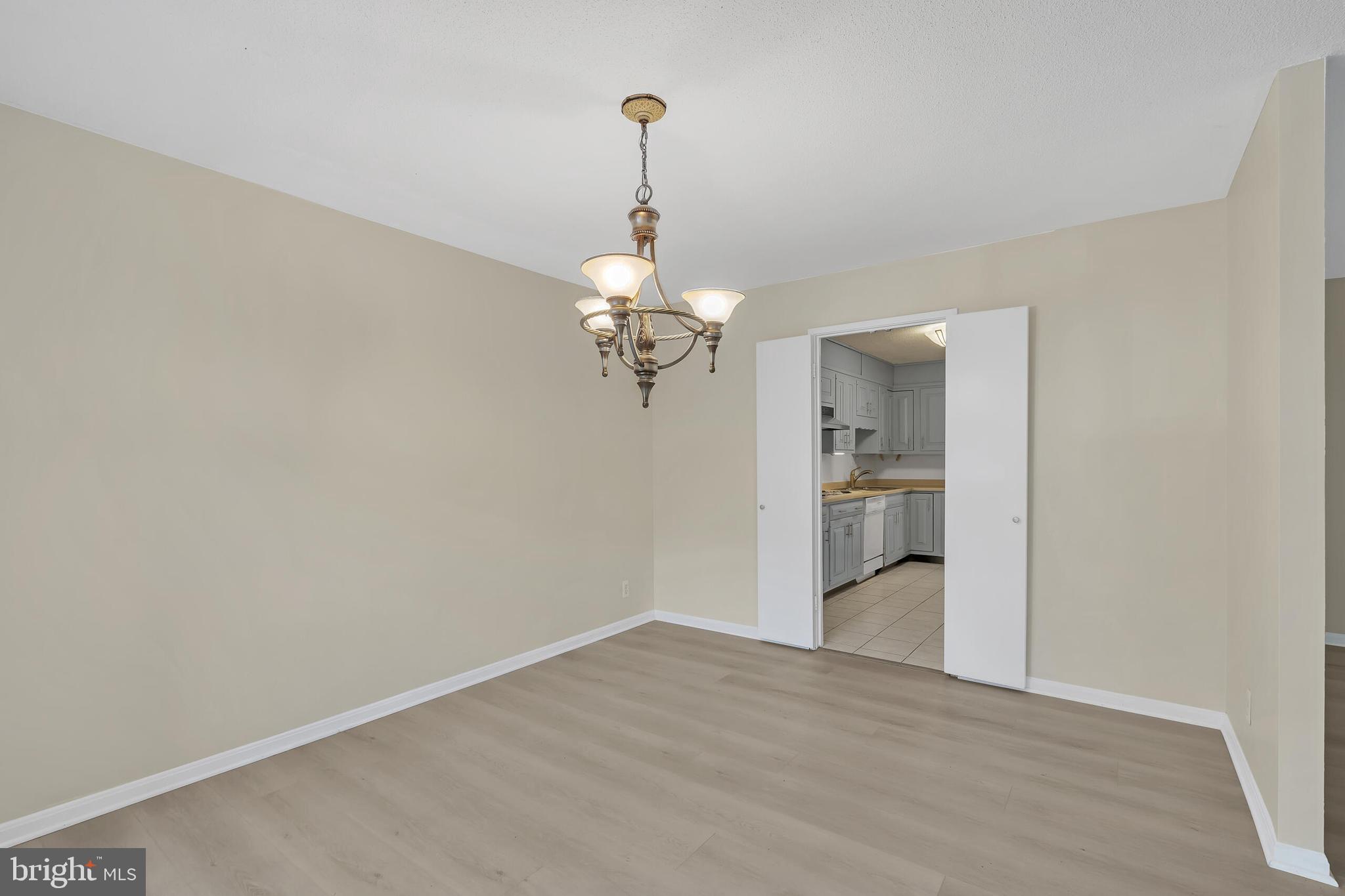 309 Yoakum Pkwy #308