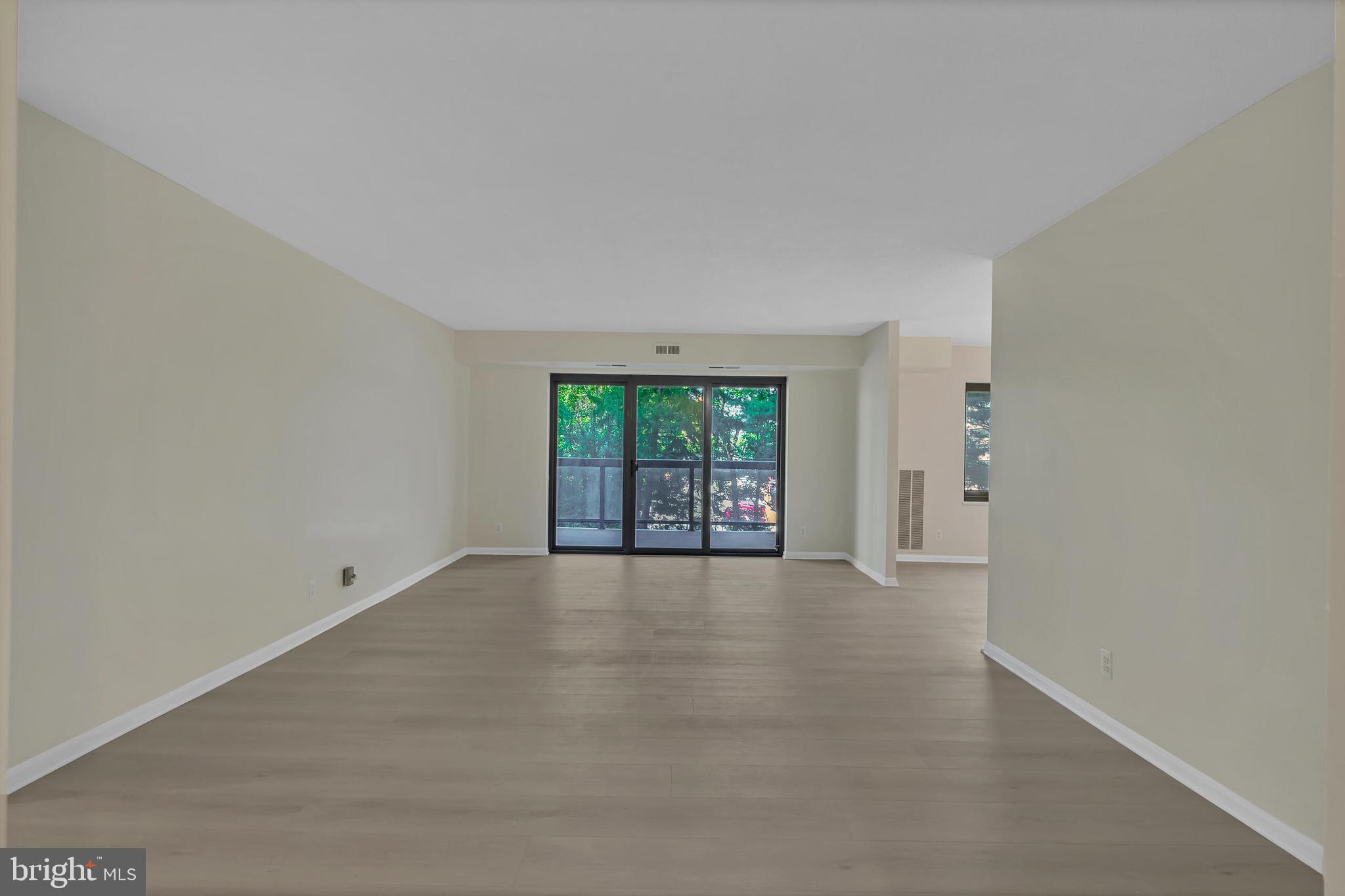 309 Yoakum Pkwy #308