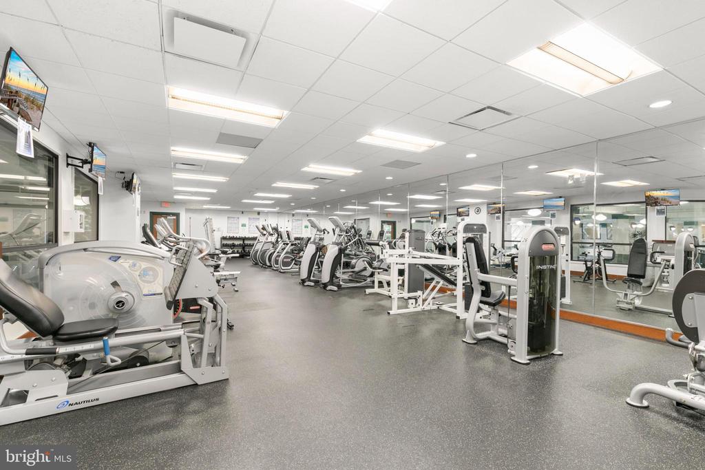 309 Yoakum Pkwy #308