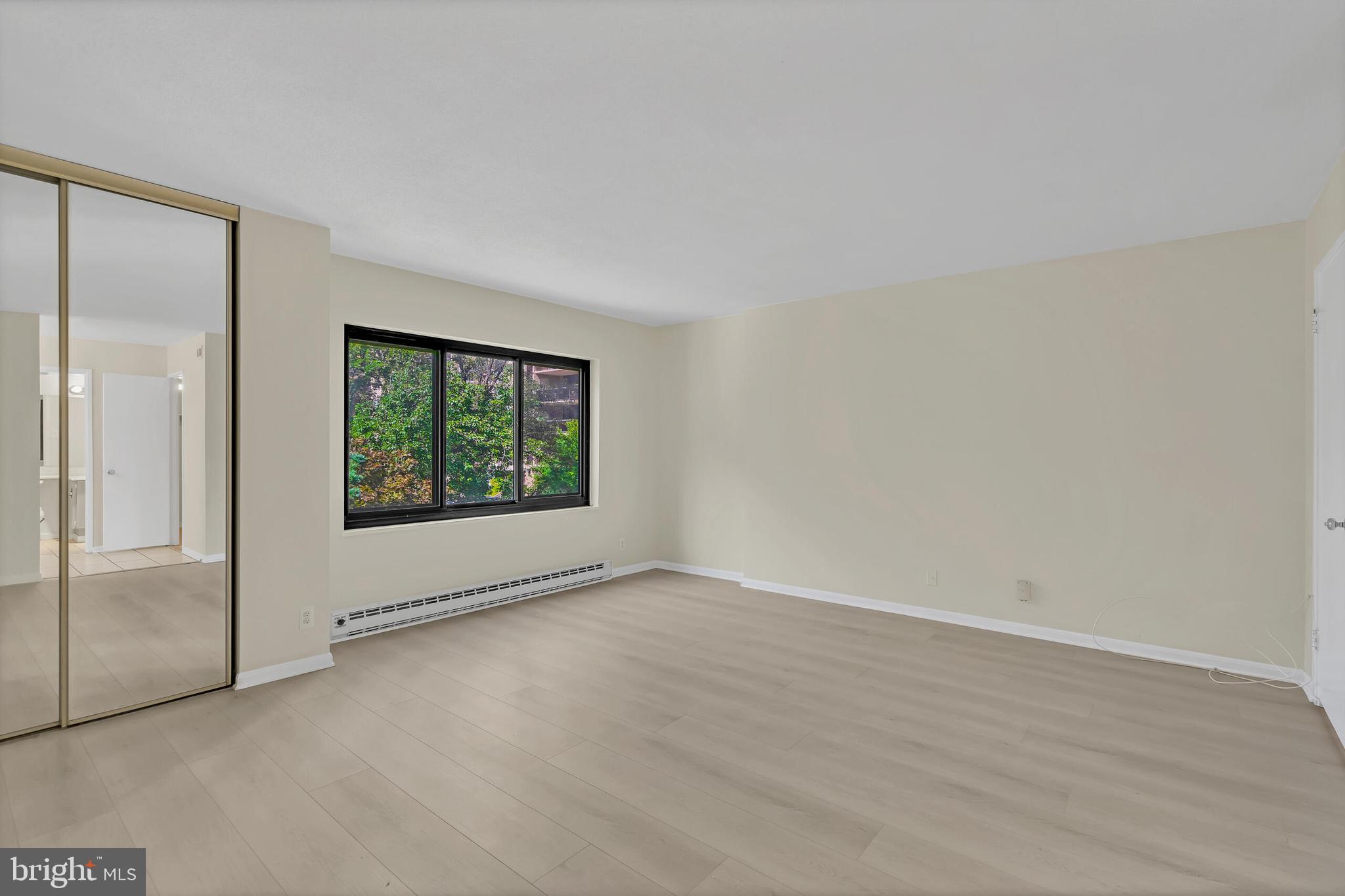 309 Yoakum Pkwy #308