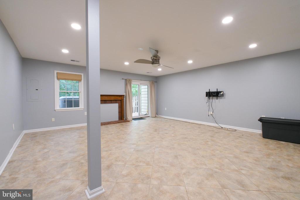 3818 VERMONT COURT