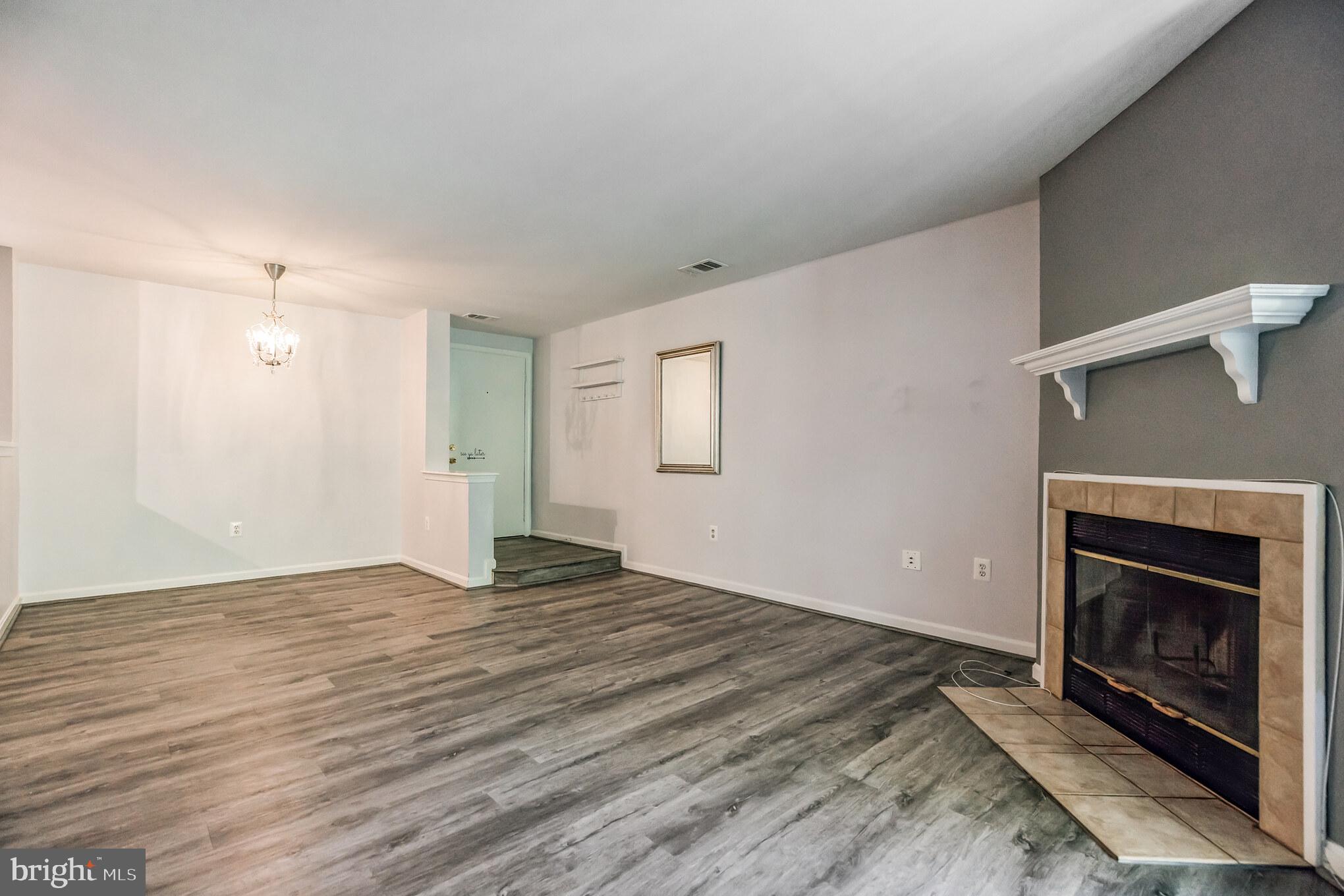 6911 VICTORIA DRIVE Unit: 6911-G