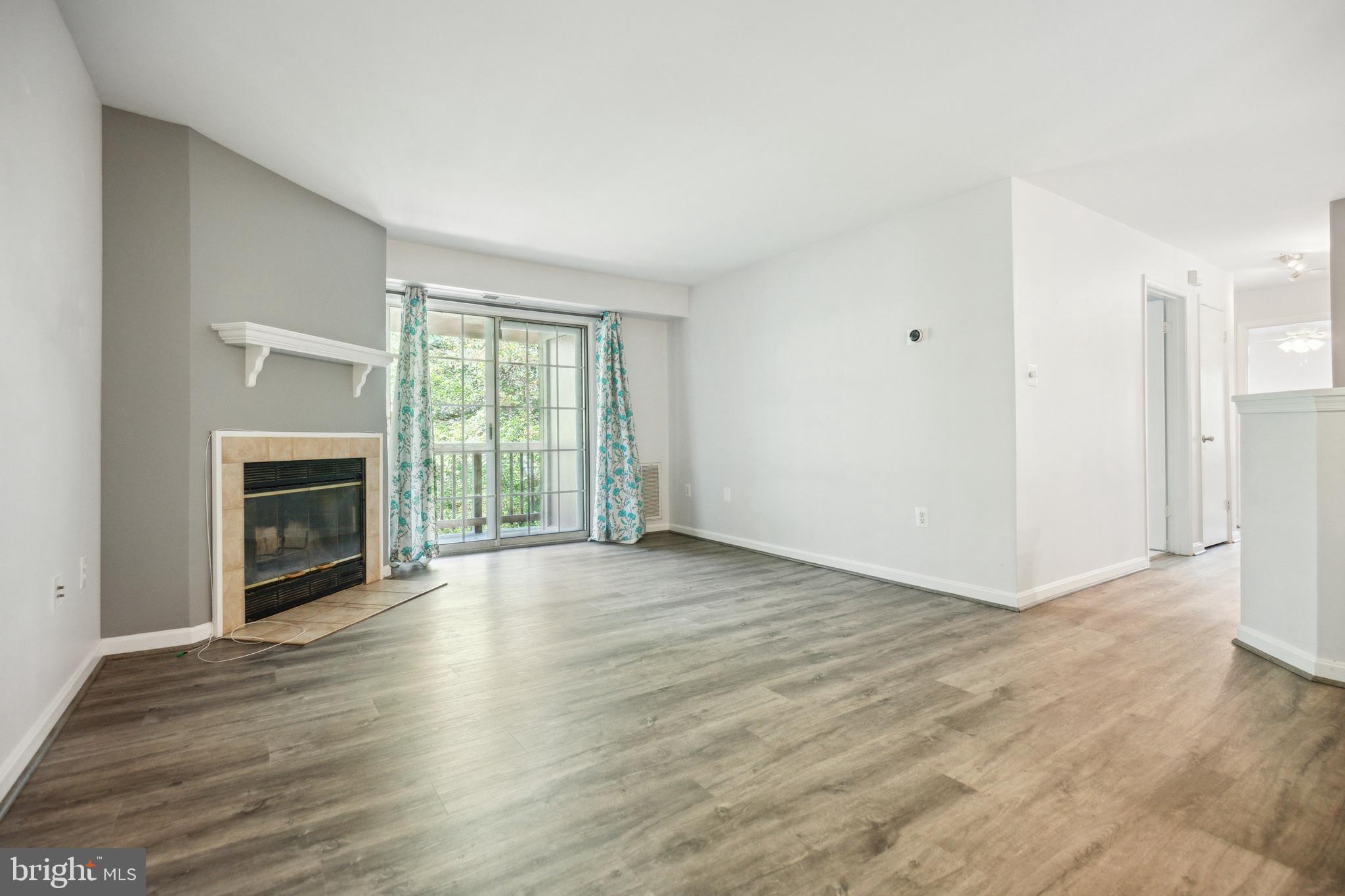 6911 VICTORIA DRIVE Unit: 6911-G
