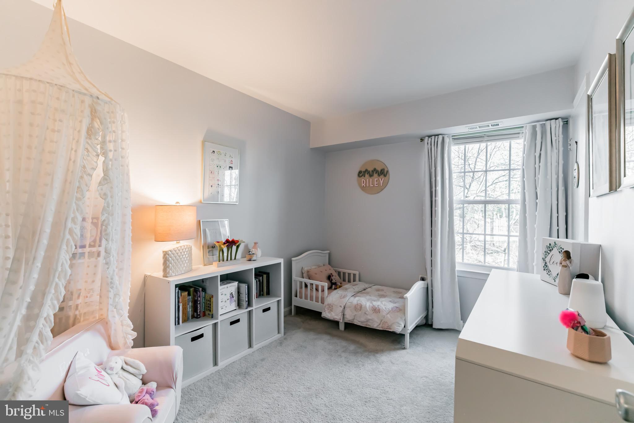 6911-G Victoria Dr