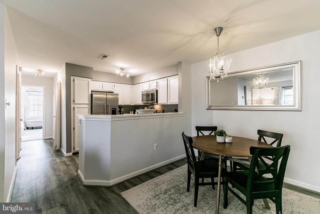 6911-G Victoria Dr