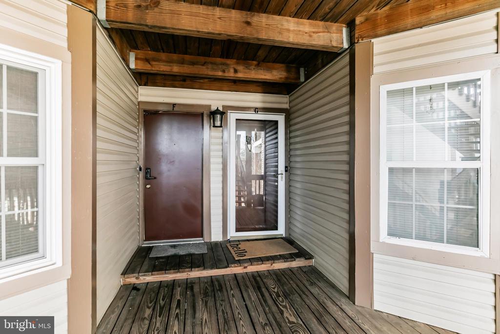 6911-G Victoria Dr