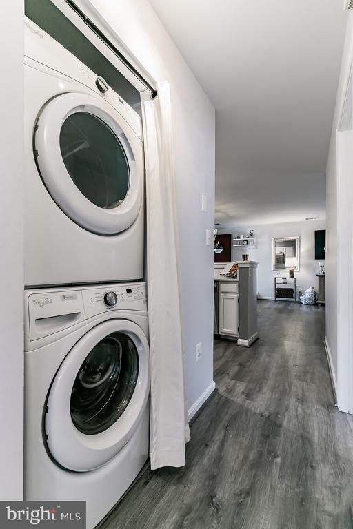 6911-G Victoria Dr