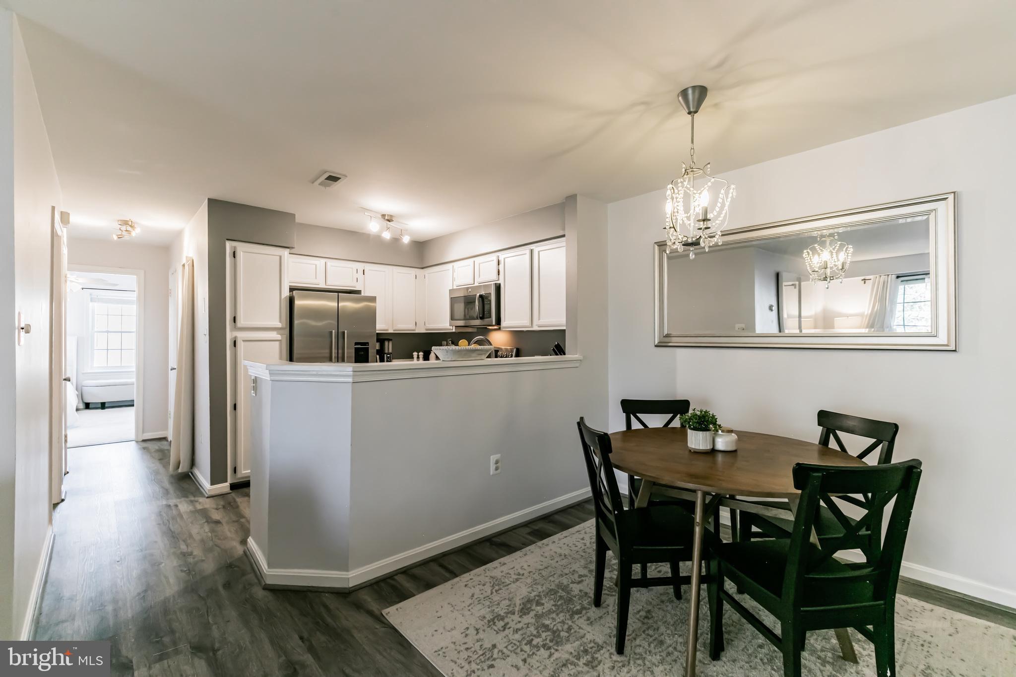 6911-G Victoria Dr