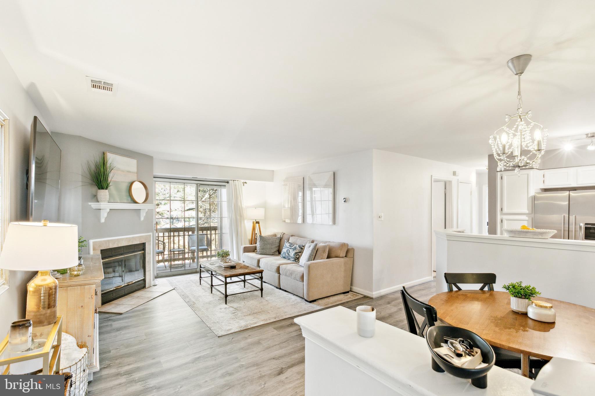 6911-G Victoria Dr