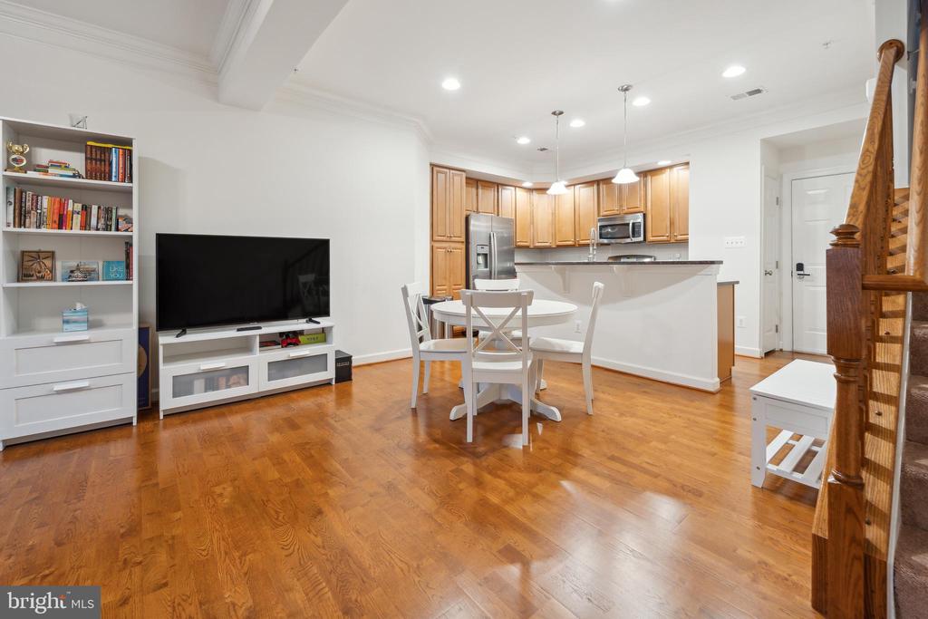 5722 CALLCOTT WAY