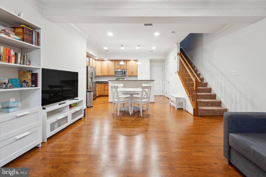 5722 CALLCOTT WAY