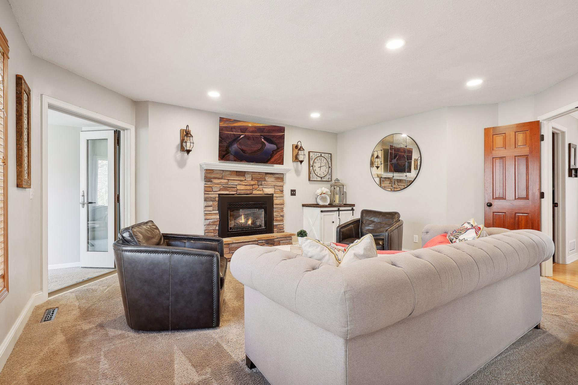 19860 Chartwell Hill