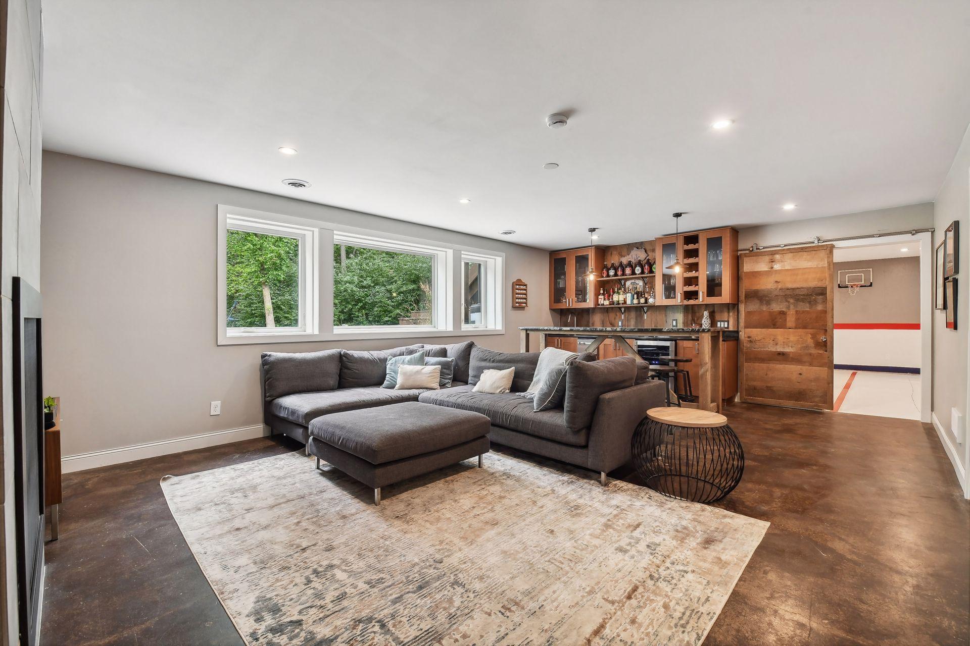 6015 Cathcart Drive