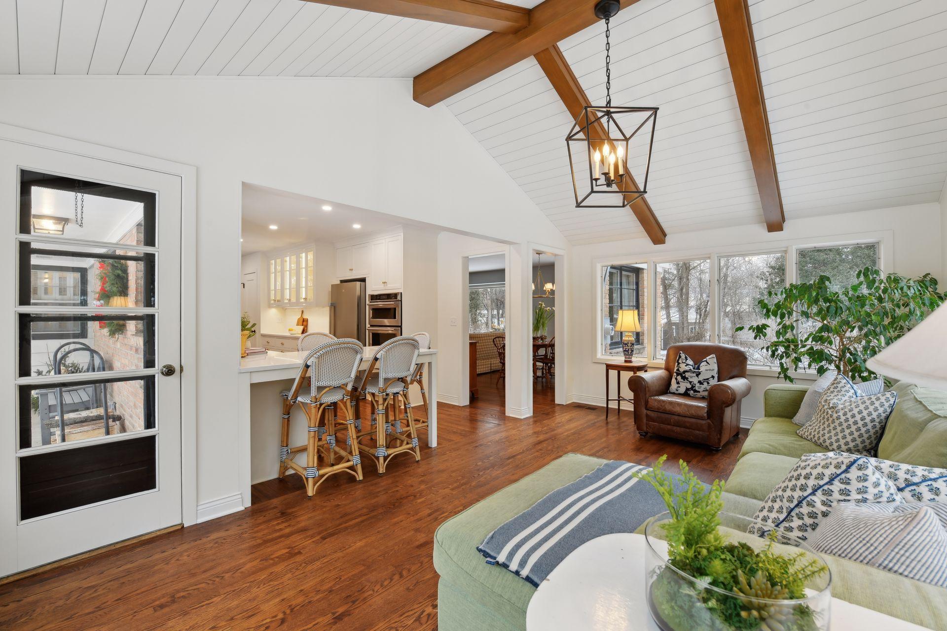 3840 Honeysuckle Road